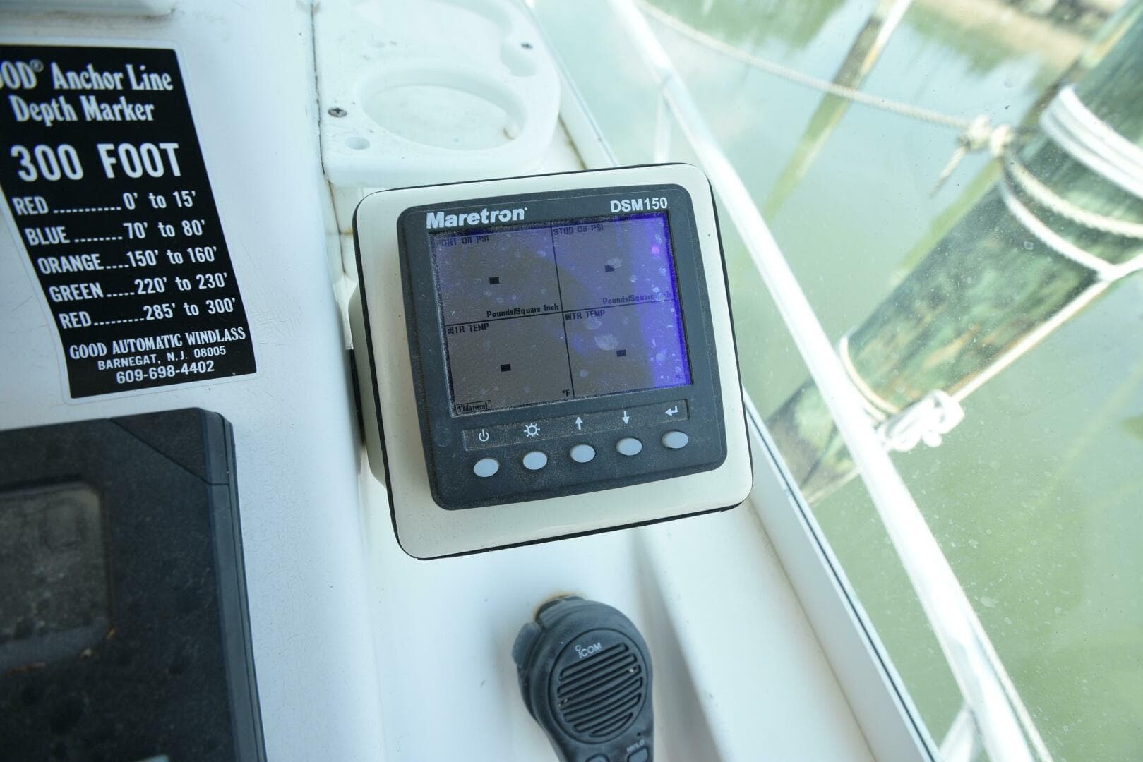 2001 Cabo 35 Express — photo 20