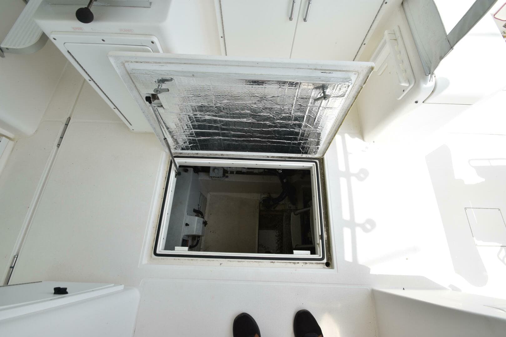 2001 Cabo 35 Express — photo 24