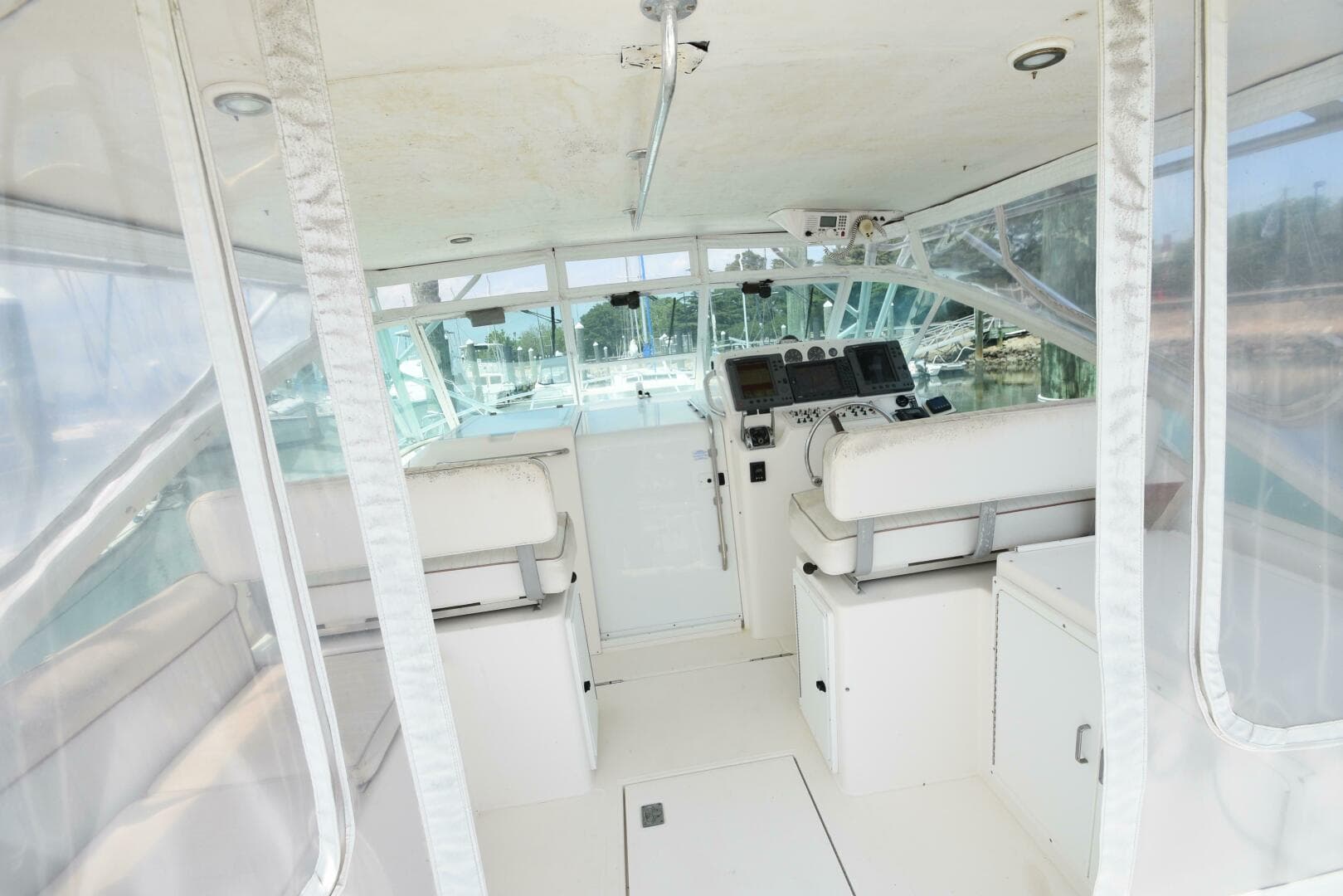 2001 Cabo 35 Express — photo 22