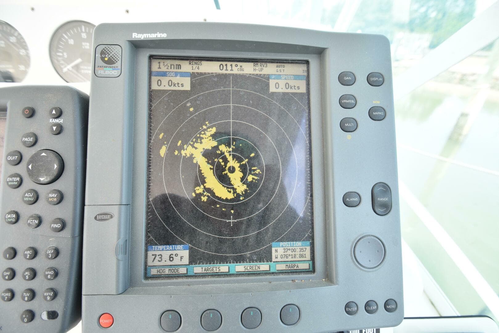 2001 Cabo 35 Express — photo 18