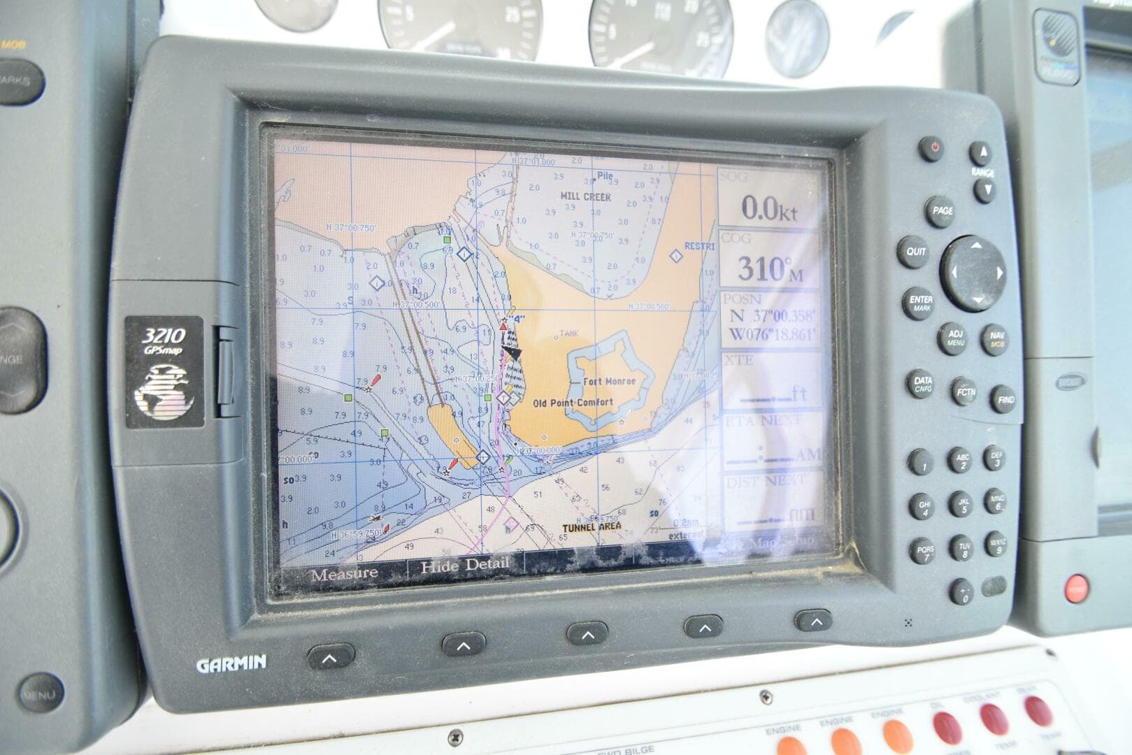 2001 Cabo 35 Express — photo 17