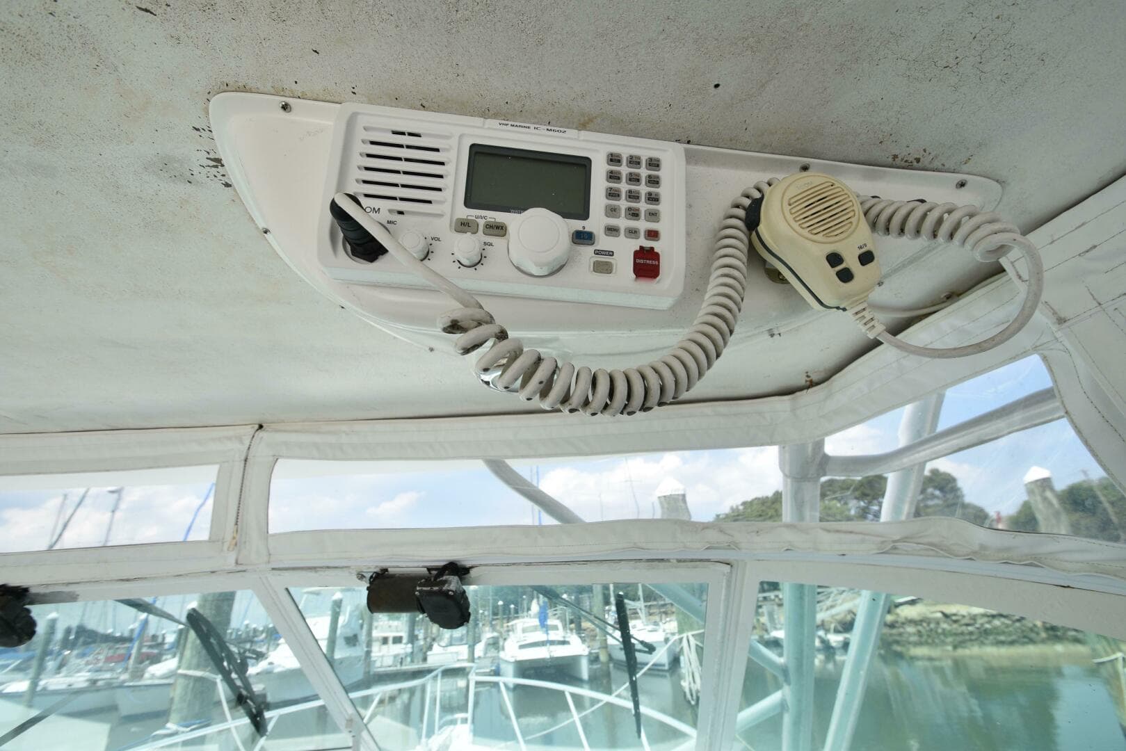 2001 Cabo 35 Express — photo 31