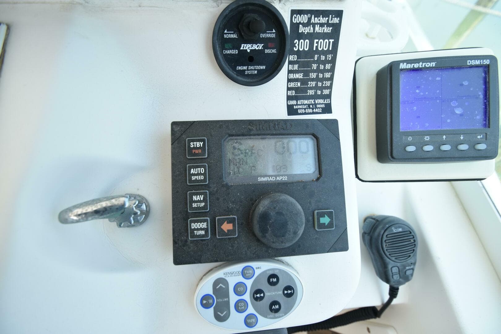 2001 Cabo 35 Express — photo 19