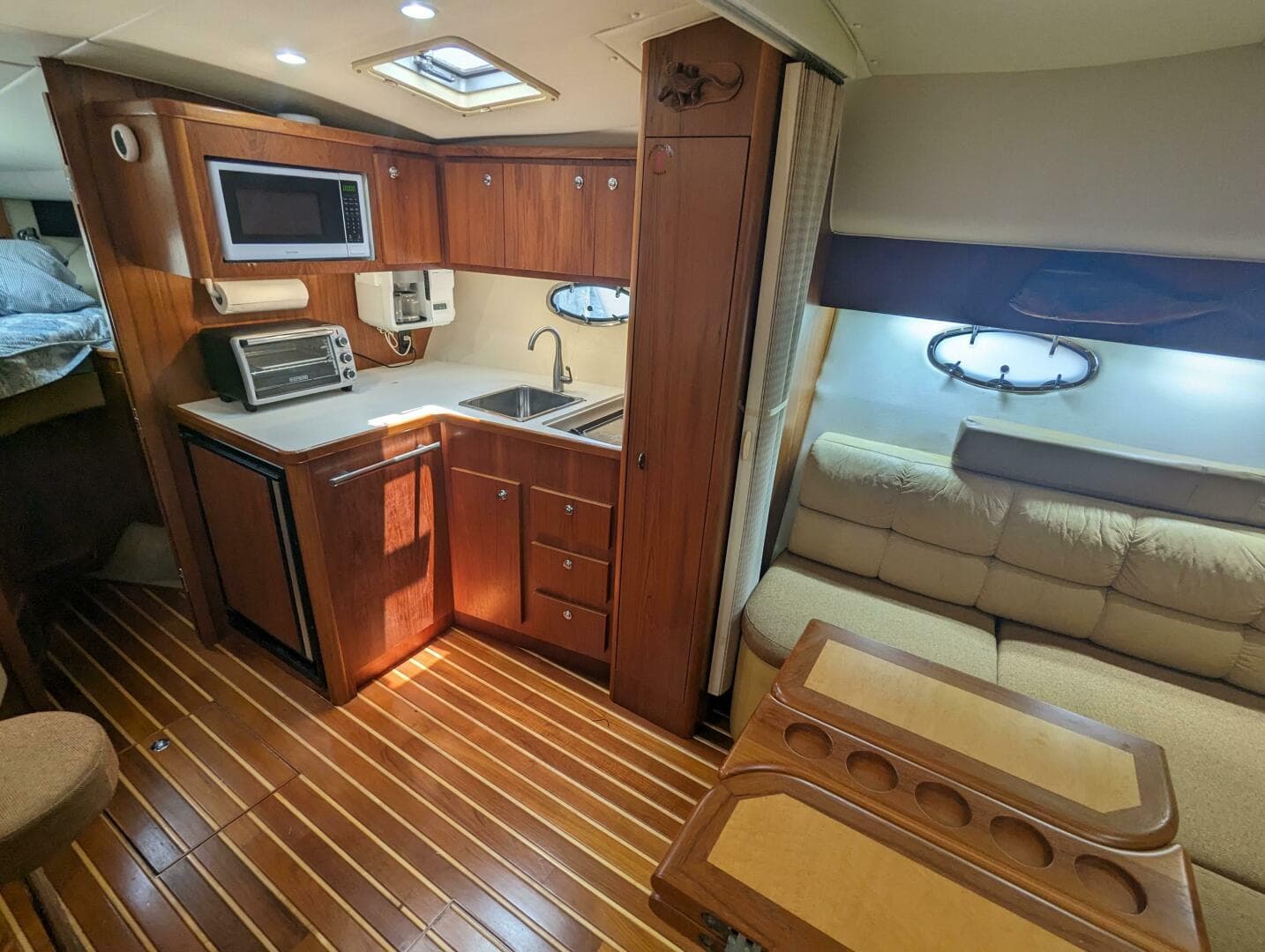 2000 Tiara Yachts 3500 Express — photo 2