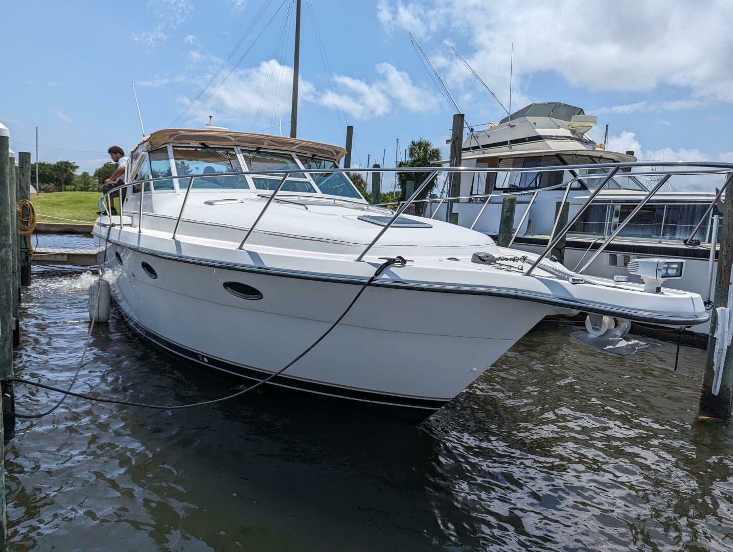 2000 Tiara Yachts 3500 Express — photo 8