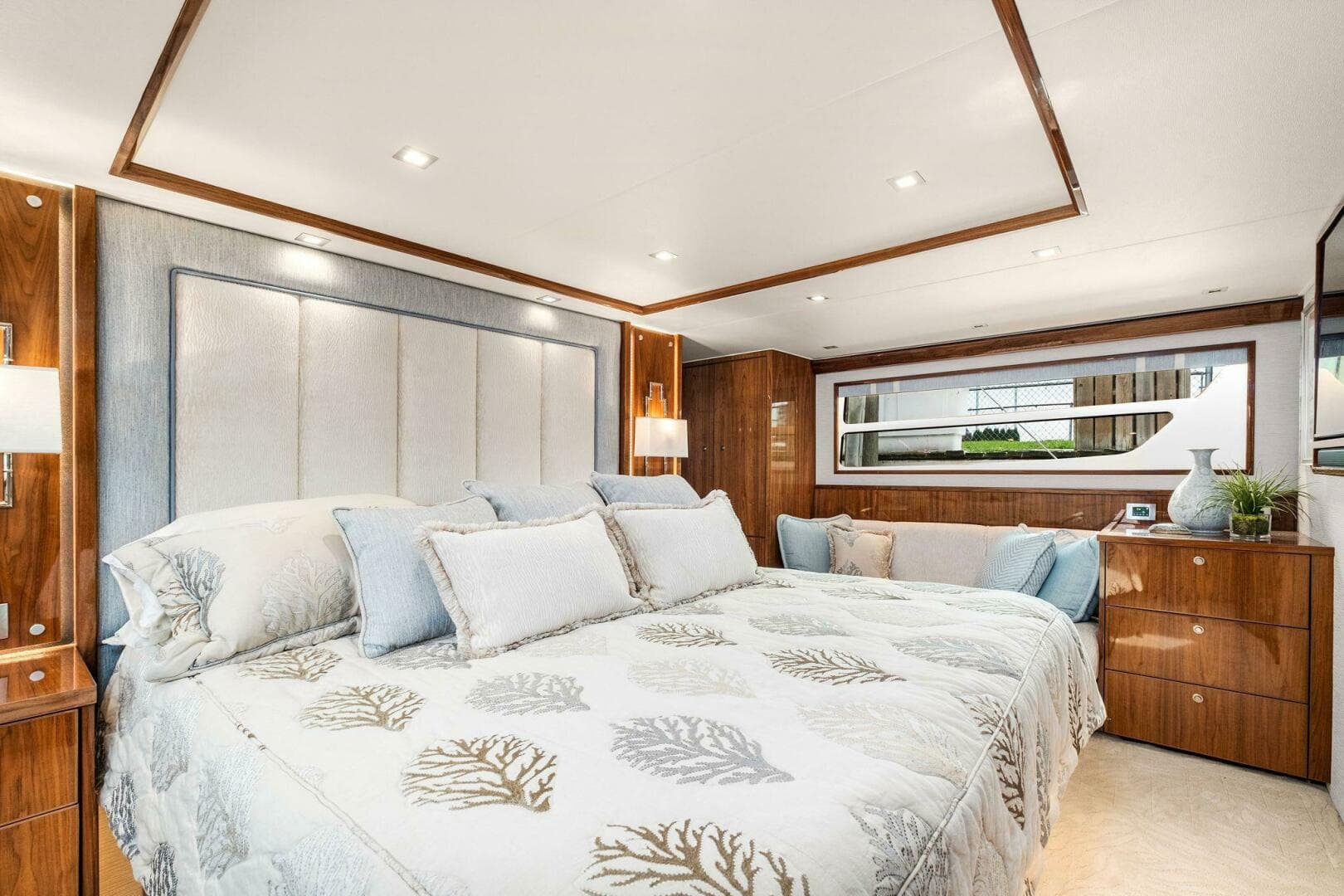 2022 Viking 75 — photo 74