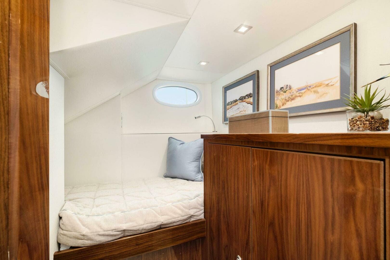 2022 Viking 75 — photo 84