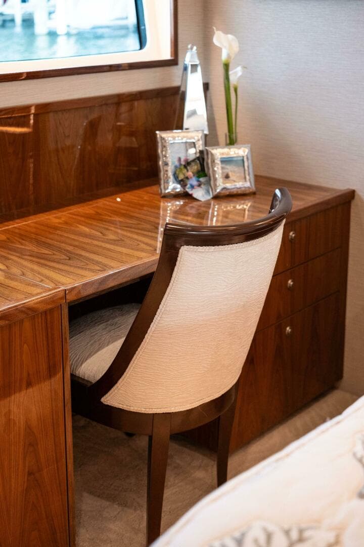 2022 Viking 75 — photo 10