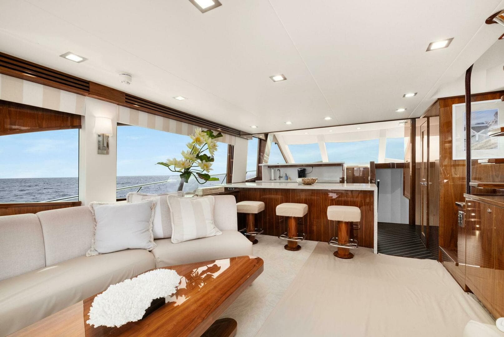 2022 Viking 75 — photo 37