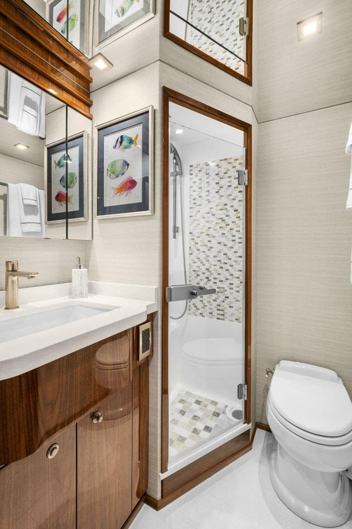 2022 Viking 75 — photo 34