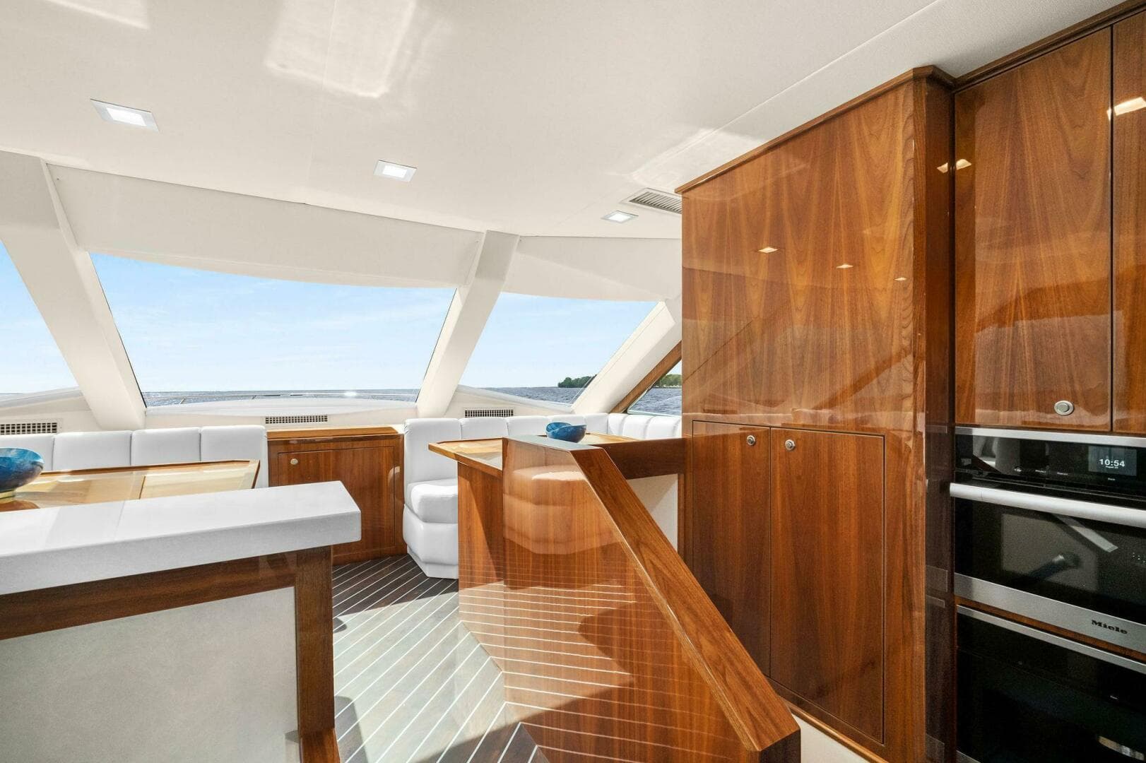 2022 Viking 75 — photo 29