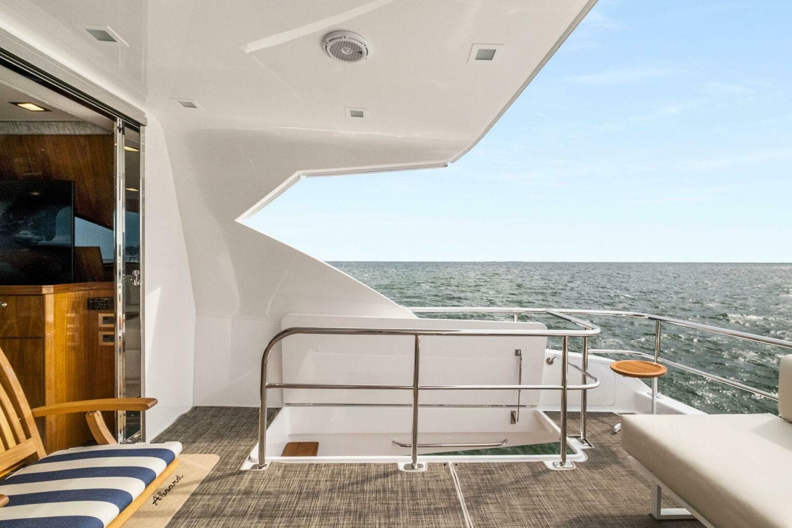 2022 Viking 75 — photo 38