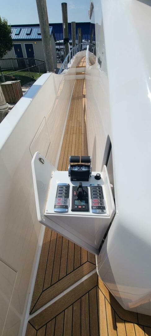 2022 Viking 75 — photo 16