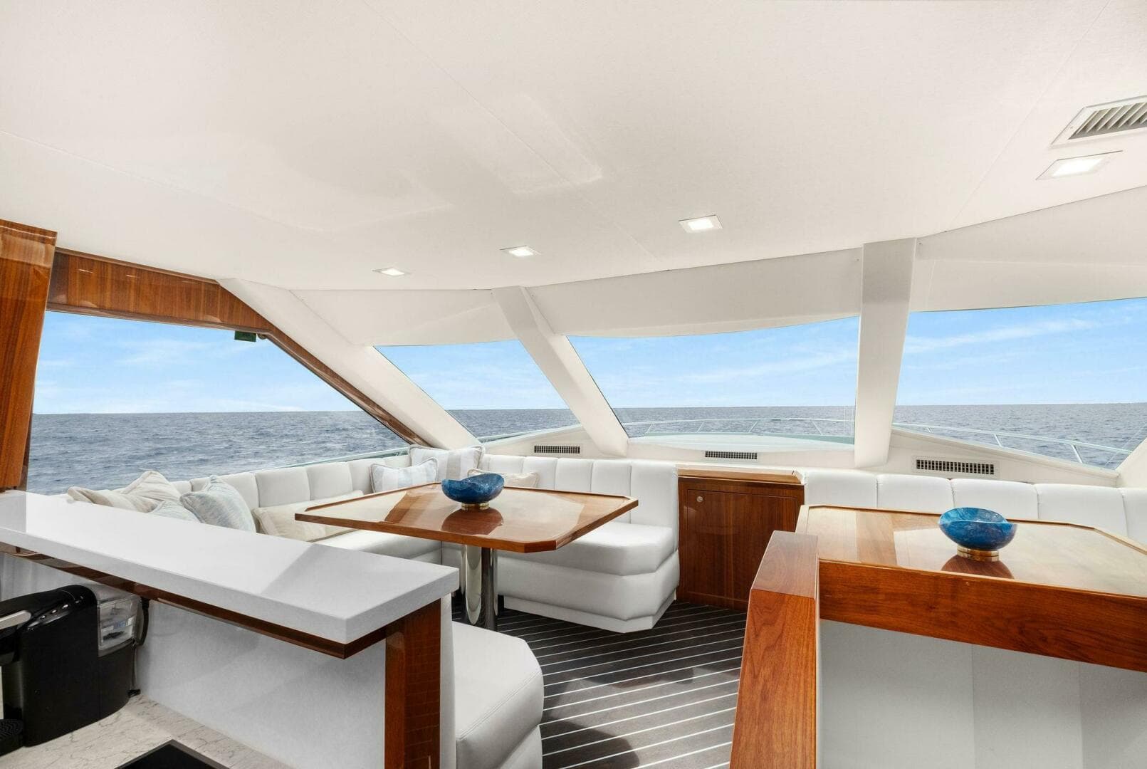 2022 Viking 75 — photo 67