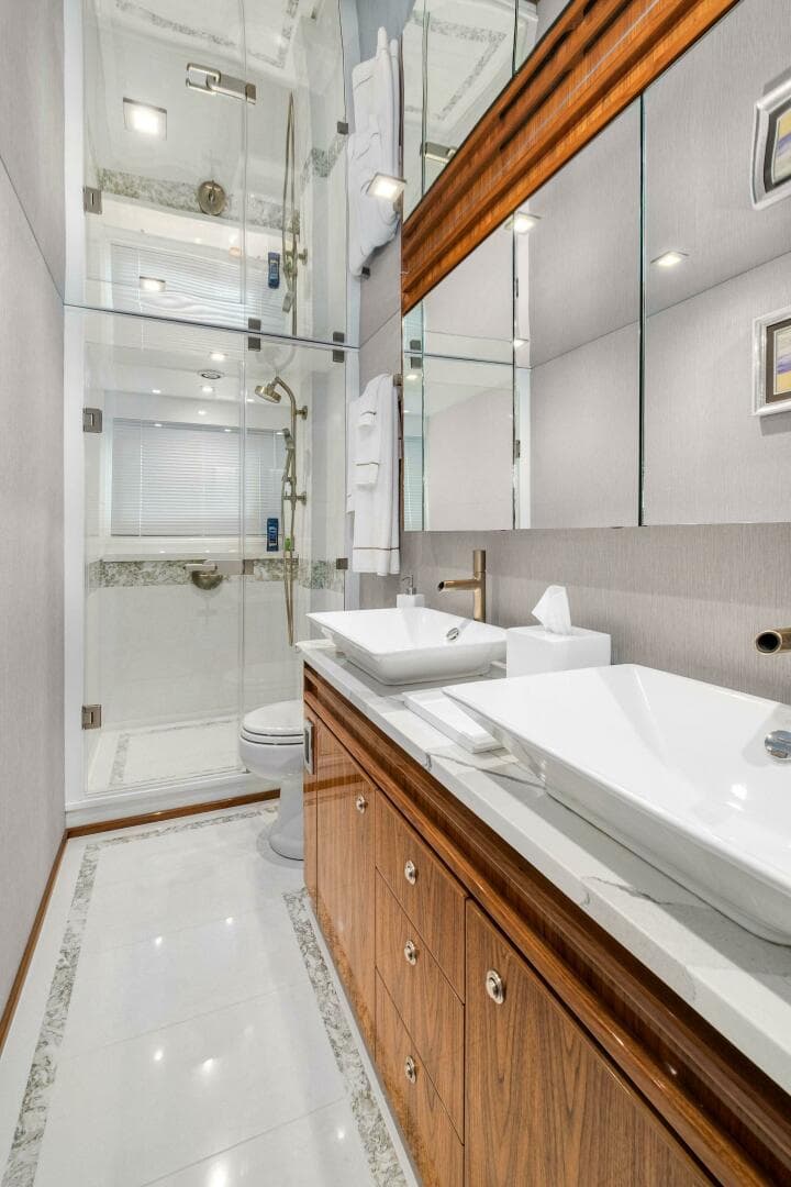 2022 Viking 75 — photo 80