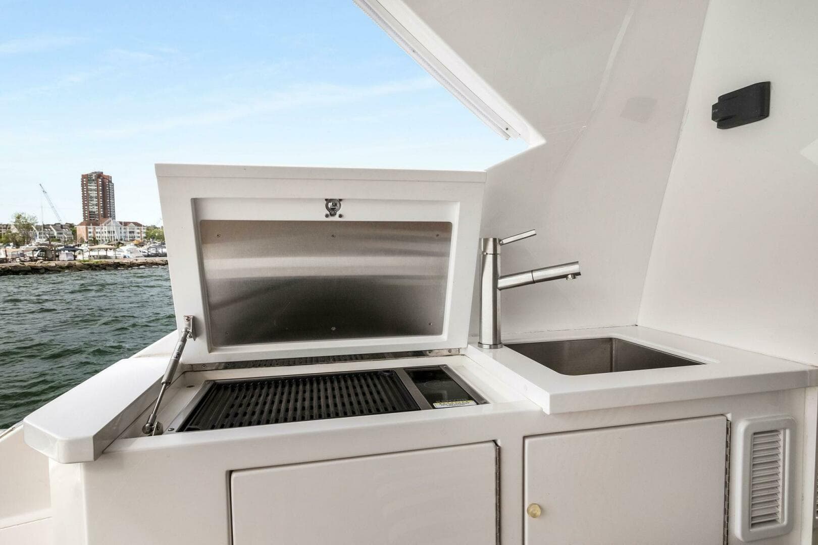 2022 Viking 75 — photo 66