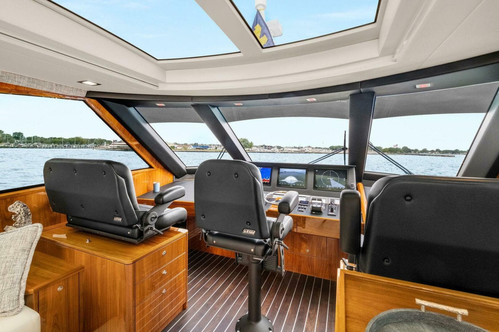 2022 Viking 75 — photo 69