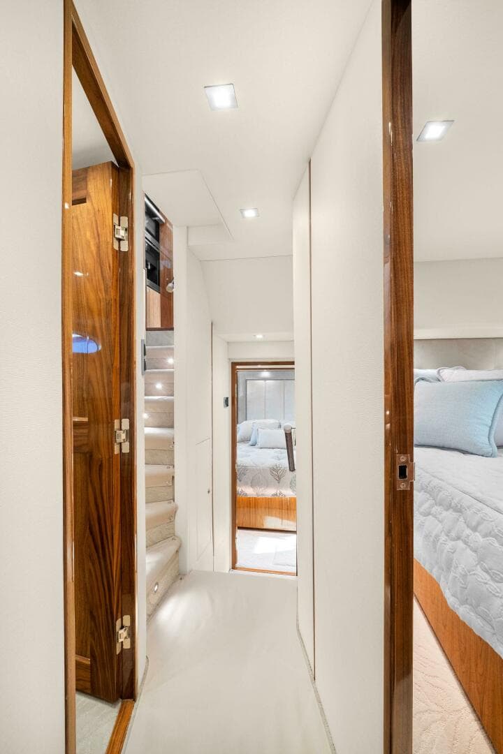 2022 Viking 75 — photo 8