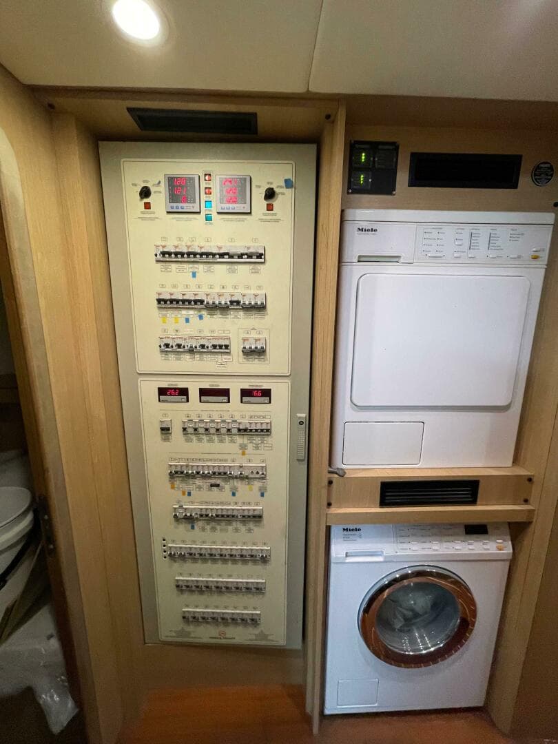 2006 Mochi Craft 74 Dolphin — photo 67