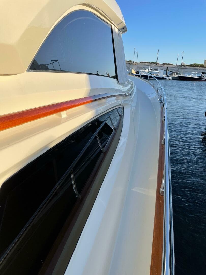 2006 Mochi Craft 74 Dolphin — photo 45