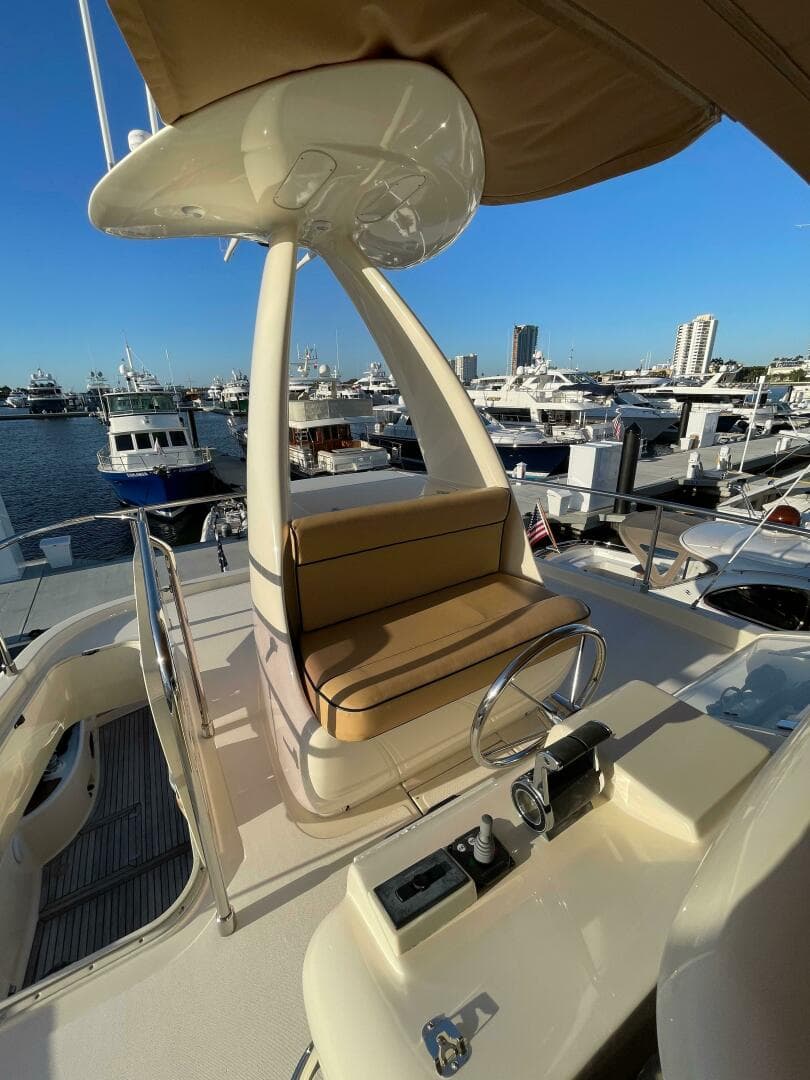 2006 Mochi Craft 74 Dolphin — photo 42