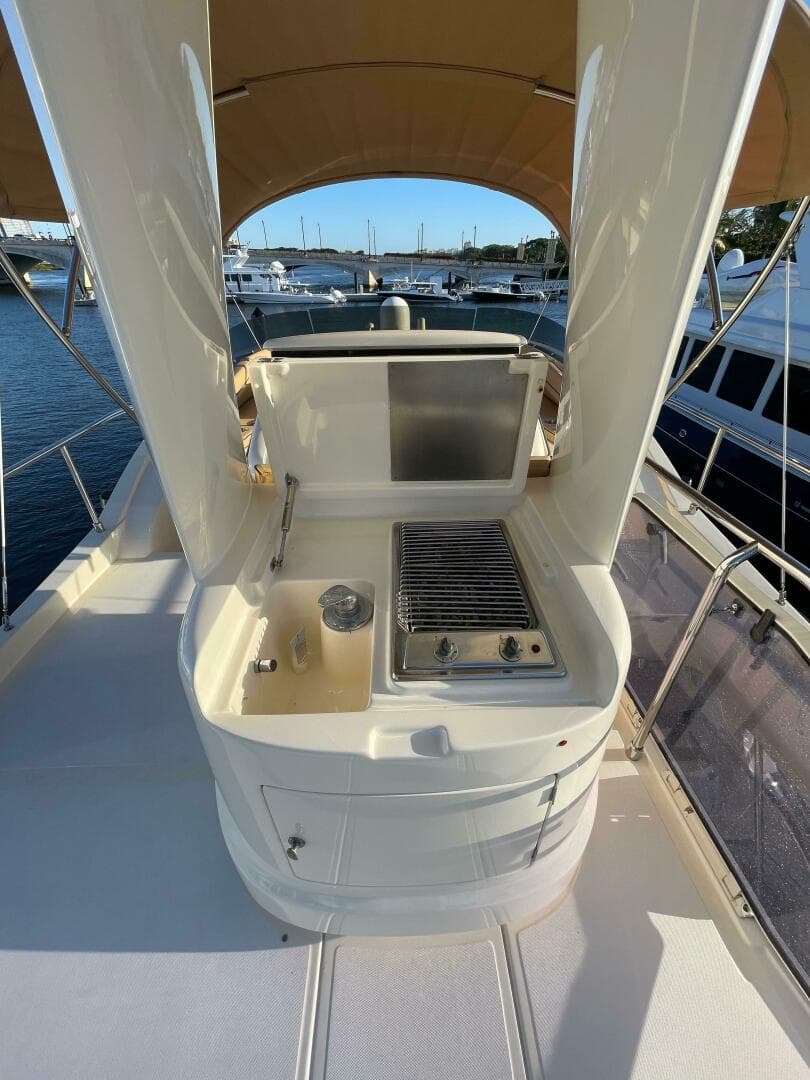 2006 Mochi Craft 74 Dolphin — photo 43