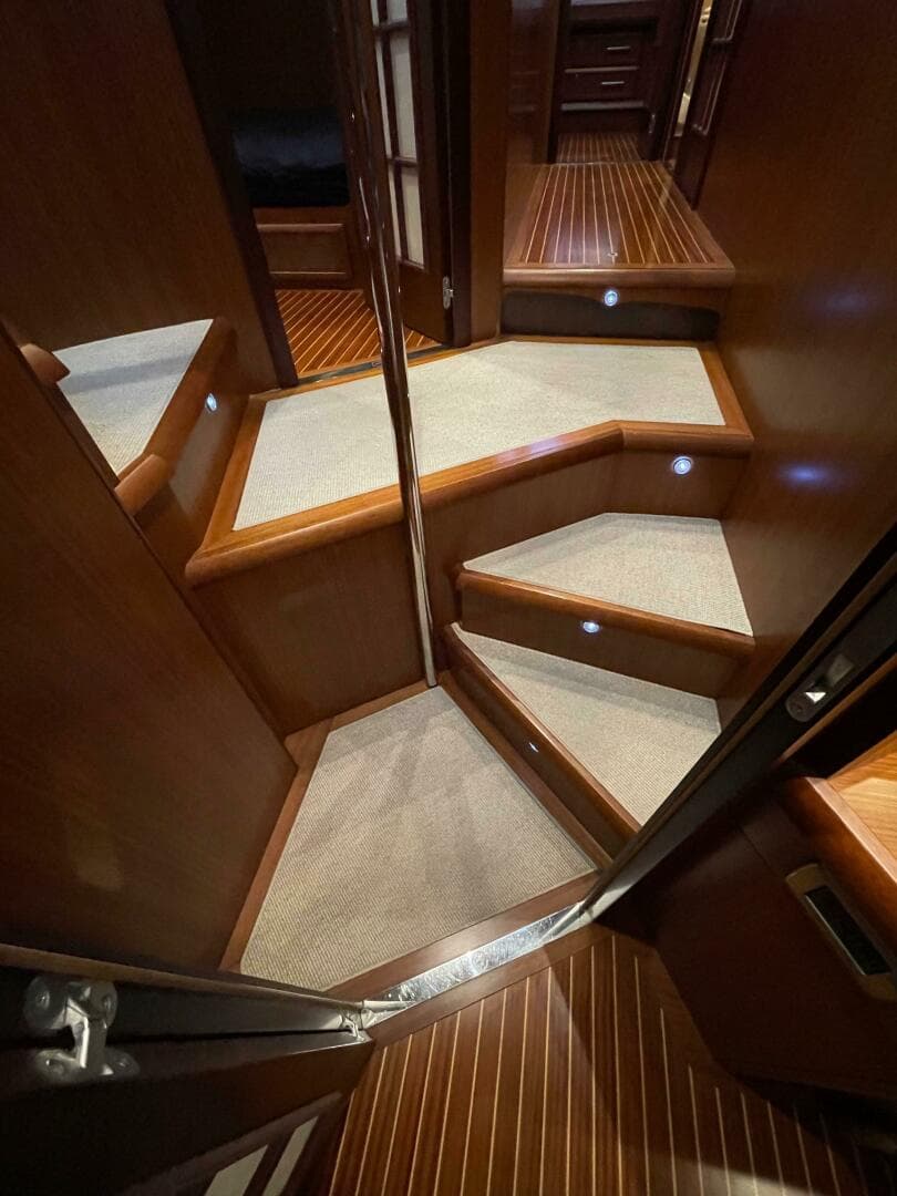 2006 Mochi Craft 74 Dolphin — photo 52