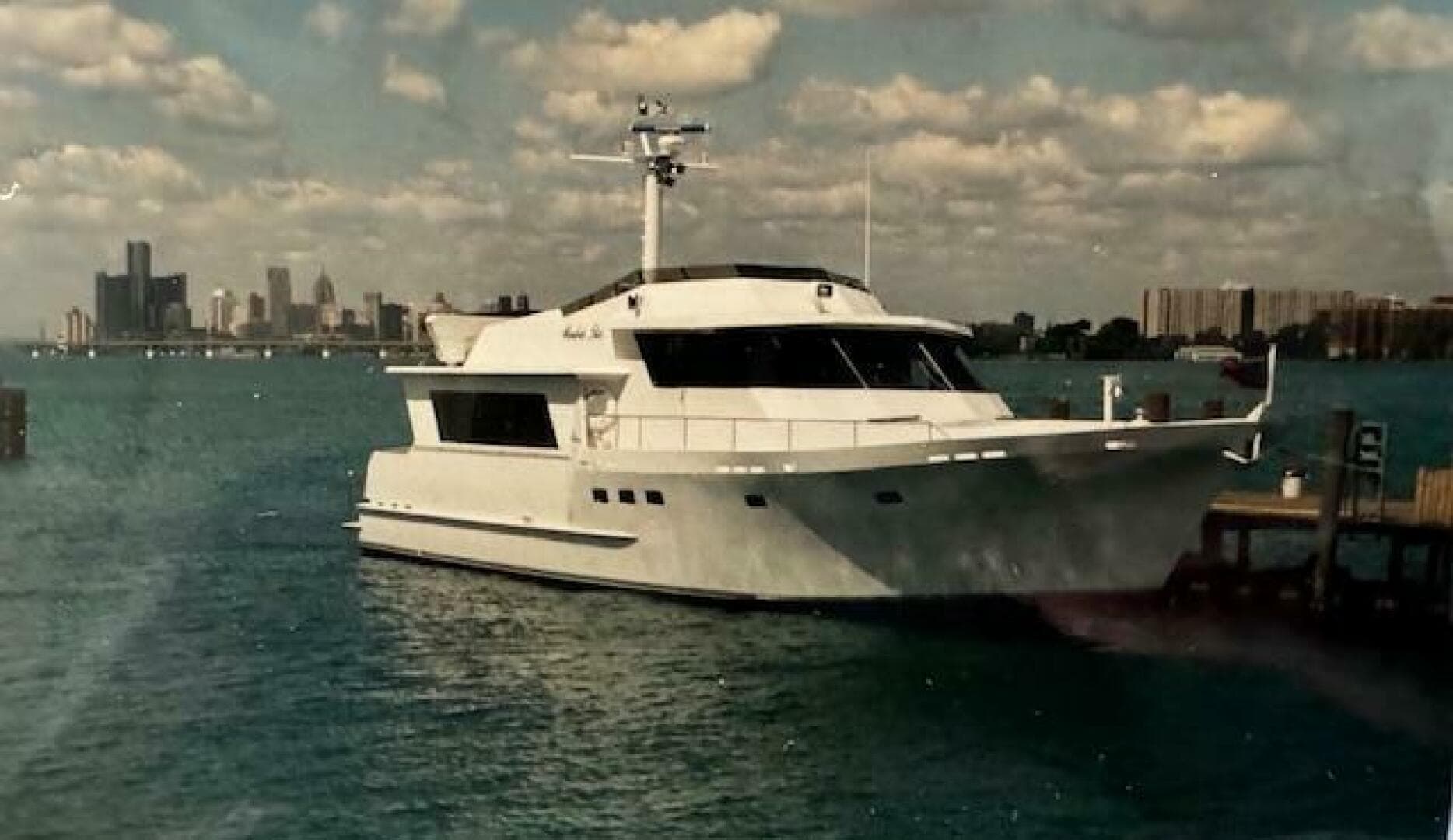 1990 Motor Yacht 70 Brata — photo 10