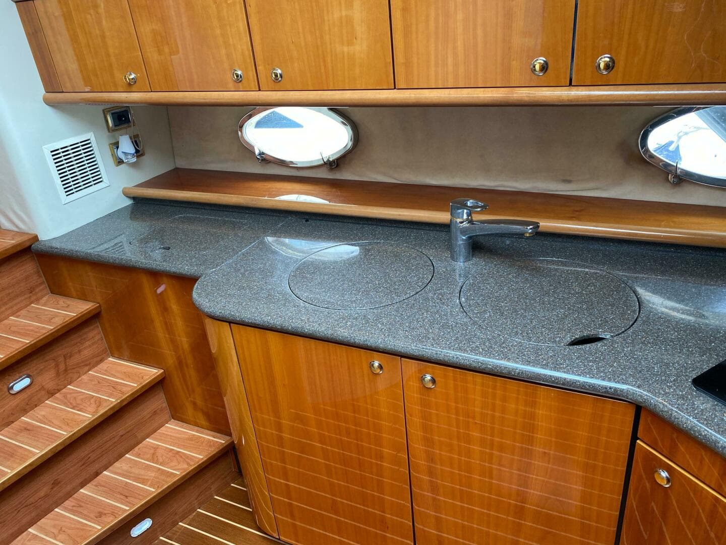 1998 Sunseeker 62 Manhattan — photo 30