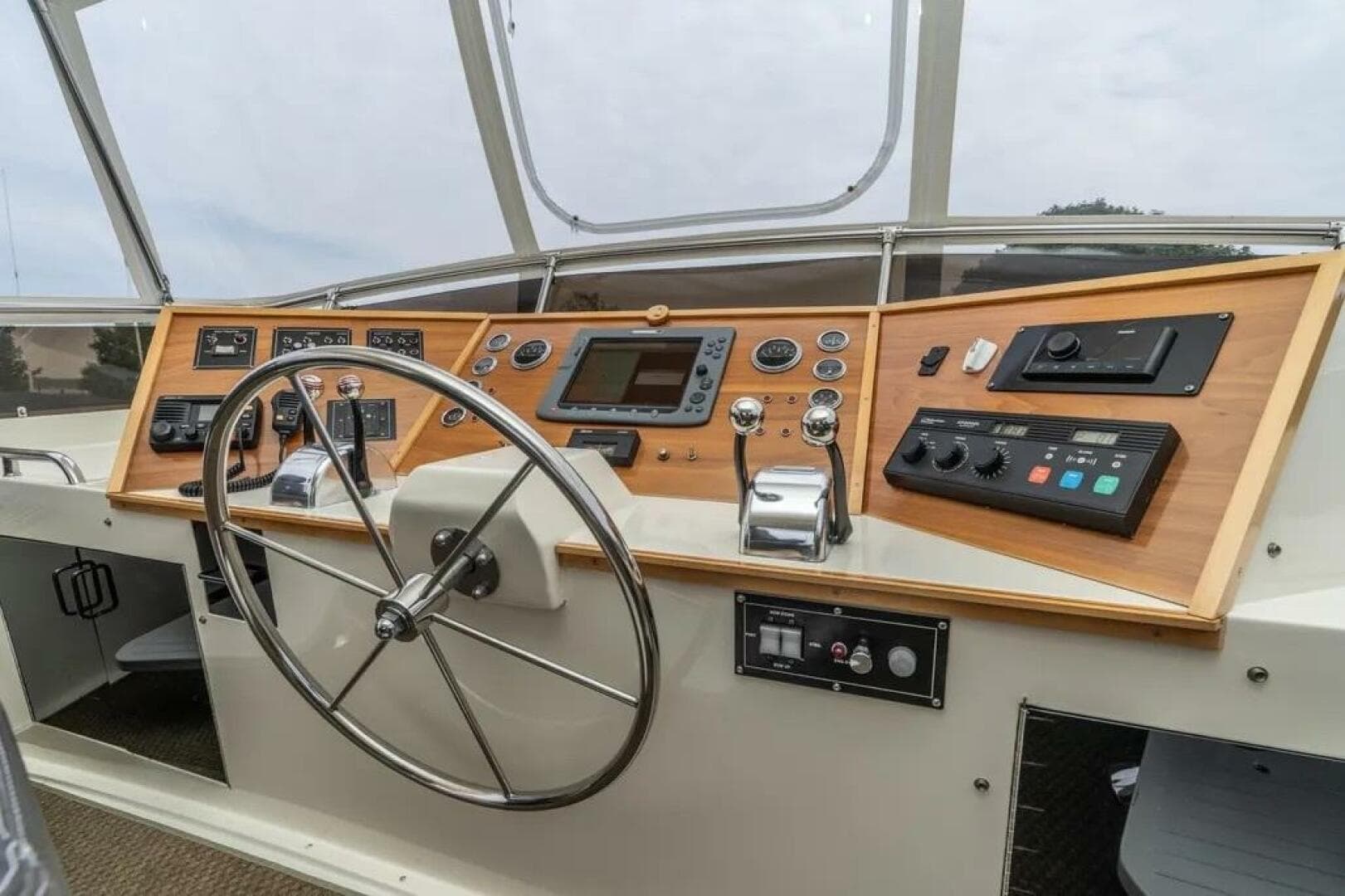 1986 Bertram 58 Flybridge — photo 71