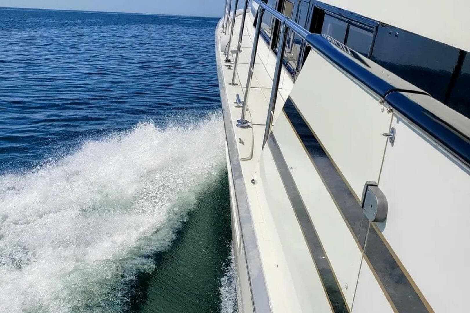 1986 Bertram 58 Flybridge — photo 19