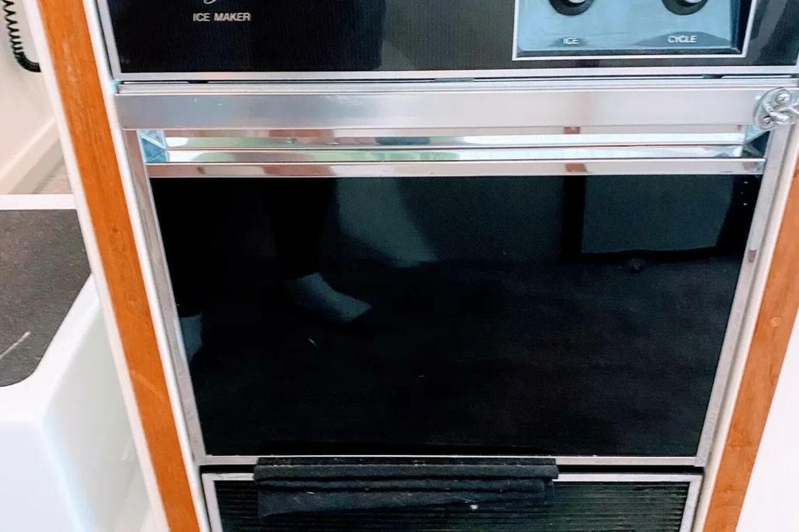 1986 Bertram 58 Flybridge — photo 67