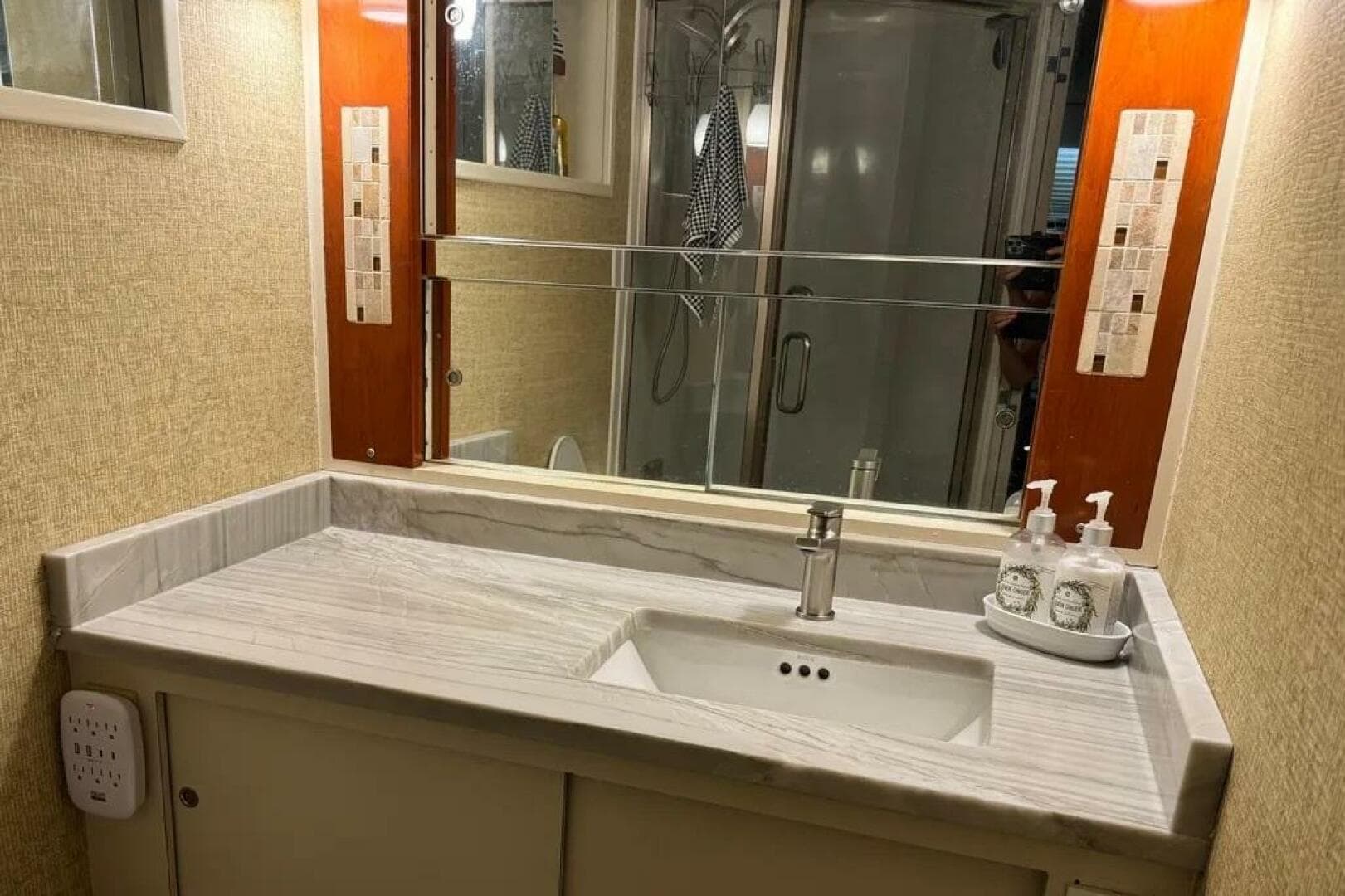 1986 Bertram 58 Flybridge — photo 97