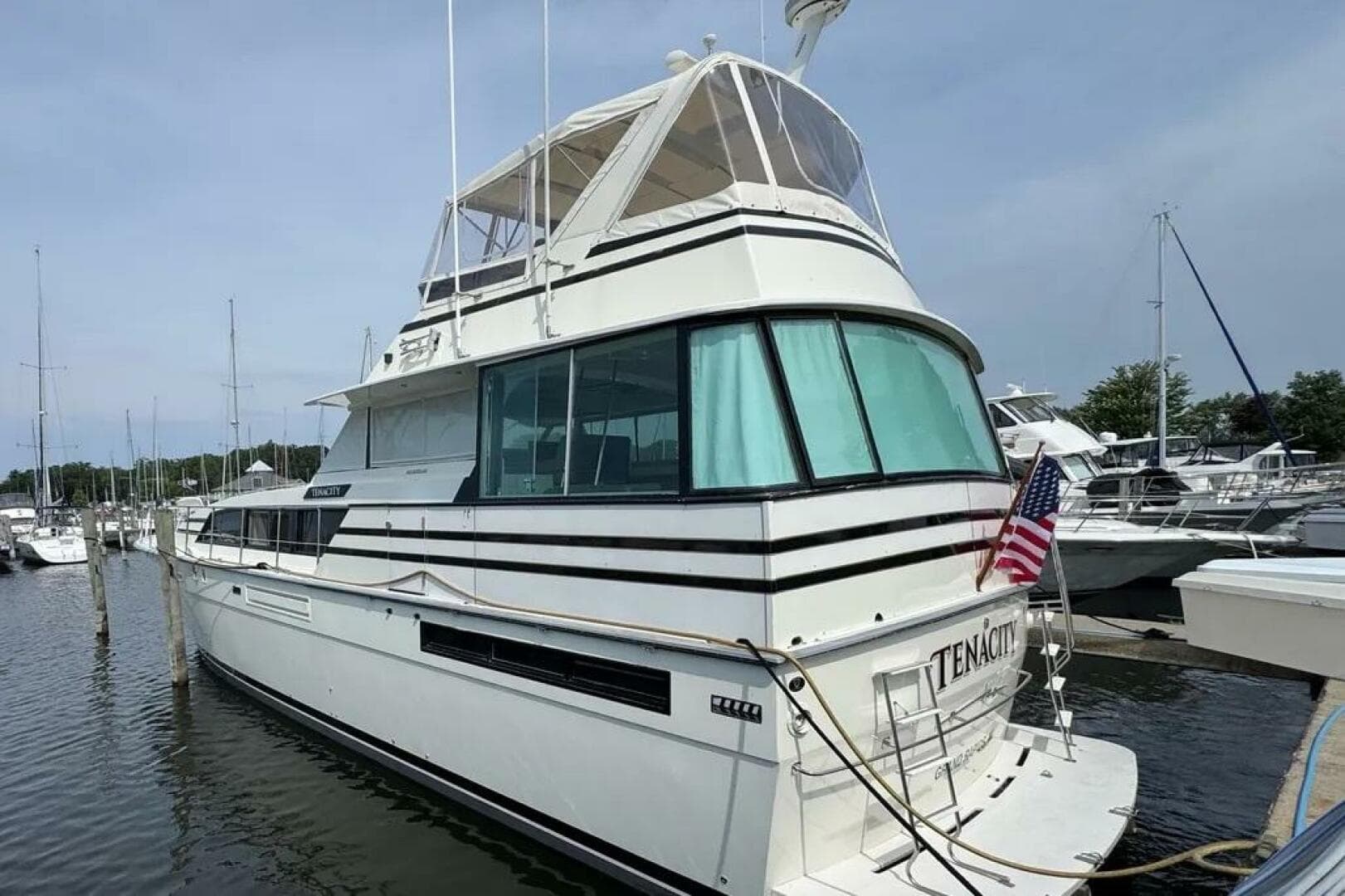 1986 Bertram 58 Flybridge — photo 7