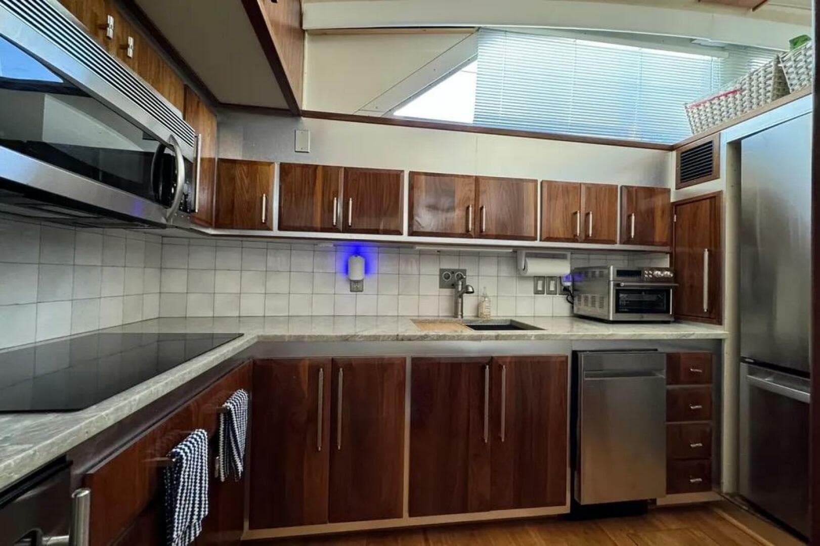 1986 Bertram 58 Flybridge — photo 84