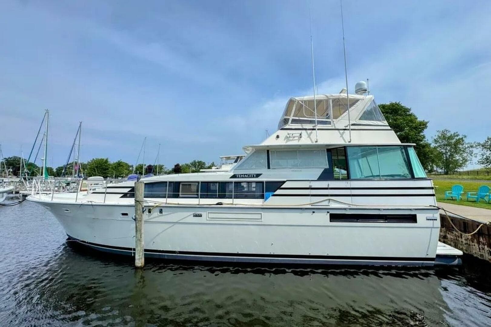 1986 Bertram 58 Flybridge — photo 8