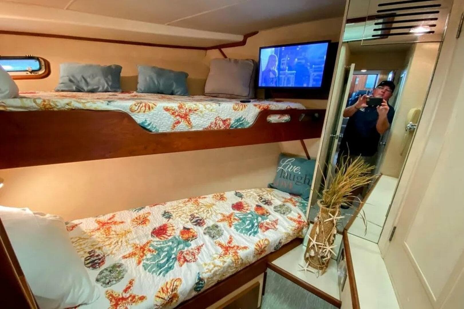 1986 Bertram 58 Flybridge — photo 109