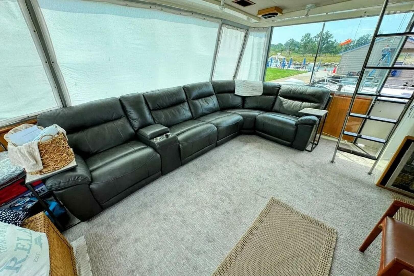 1986 Bertram 58 Flybridge — photo 45