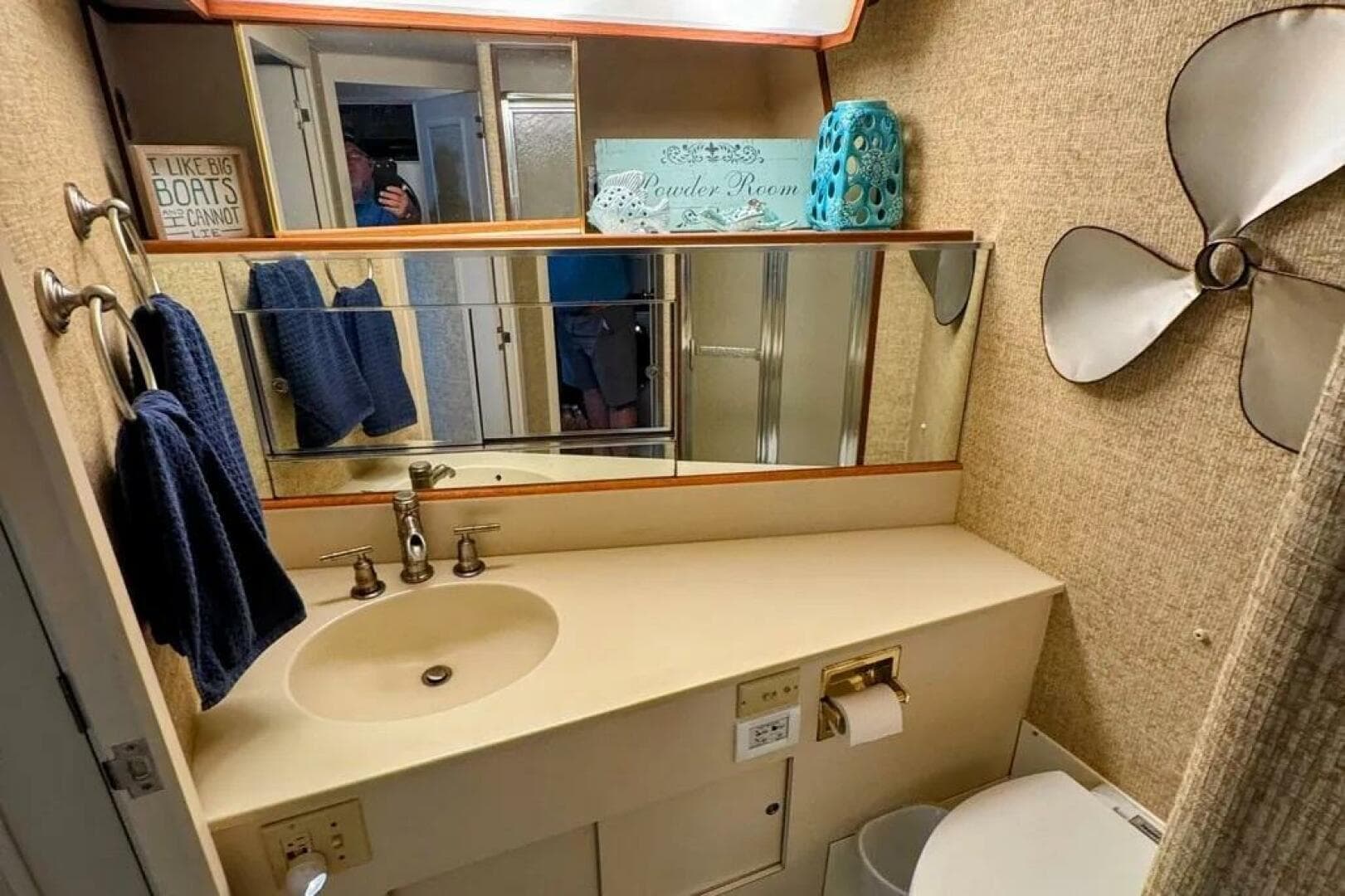 1986 Bertram 58 Flybridge — photo 102