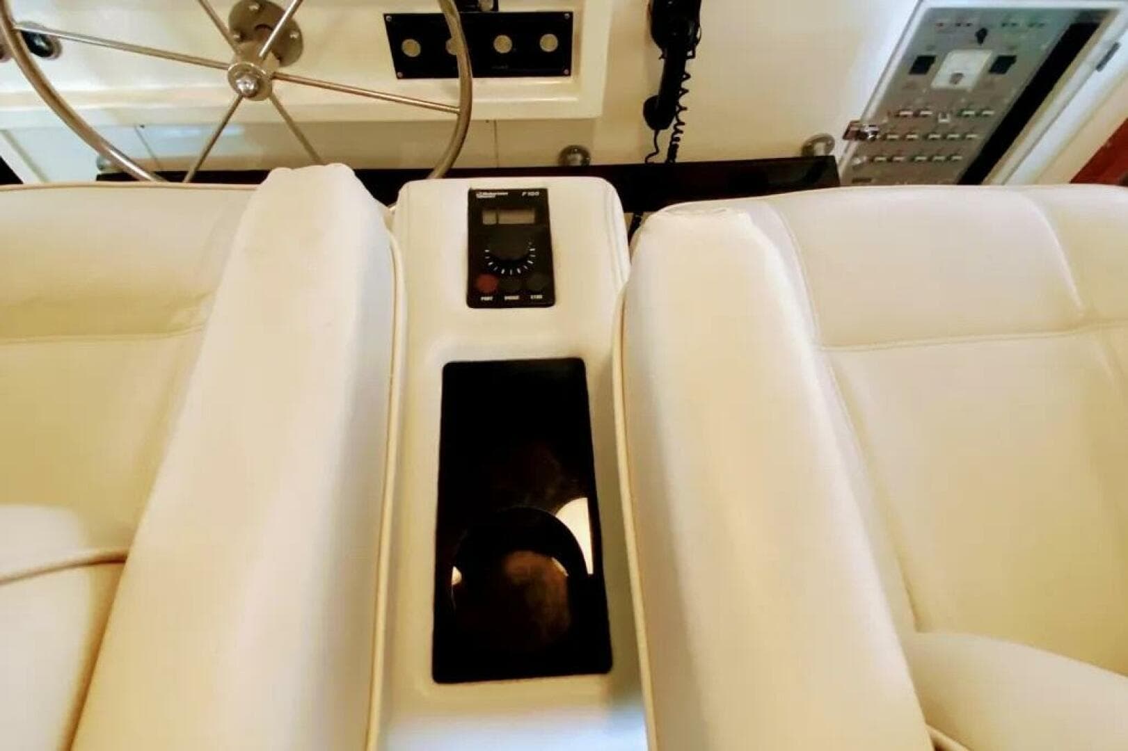 1986 Bertram 58 Flybridge — photo 53