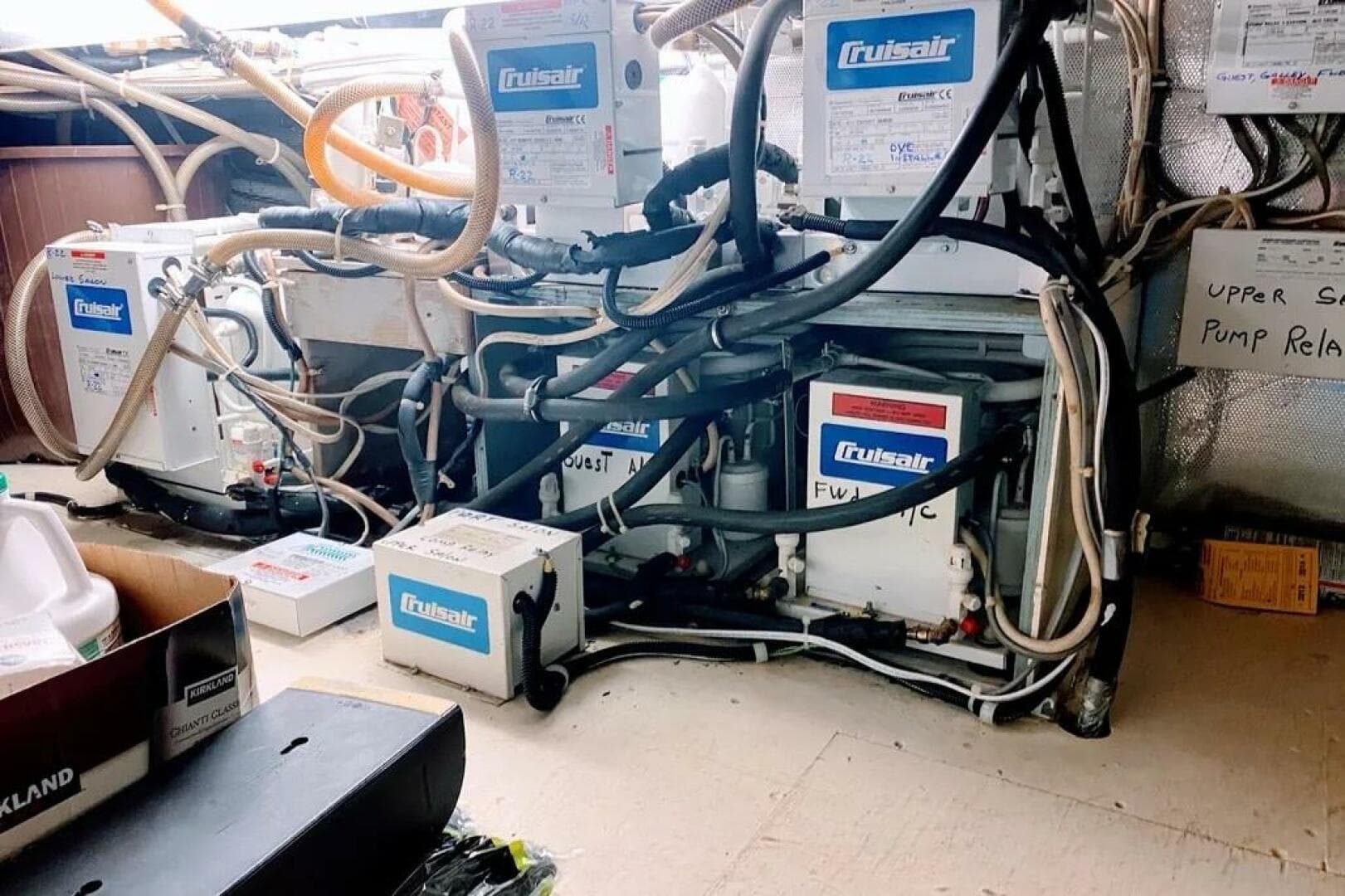 1986 Bertram 58 Flybridge — photo 133