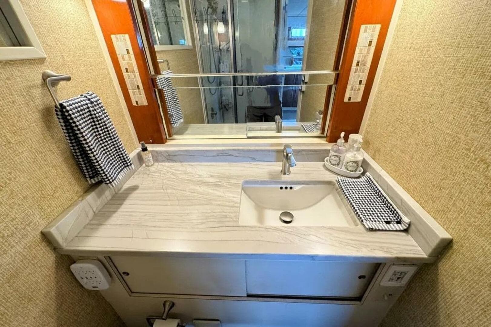 1986 Bertram 58 Flybridge — photo 96