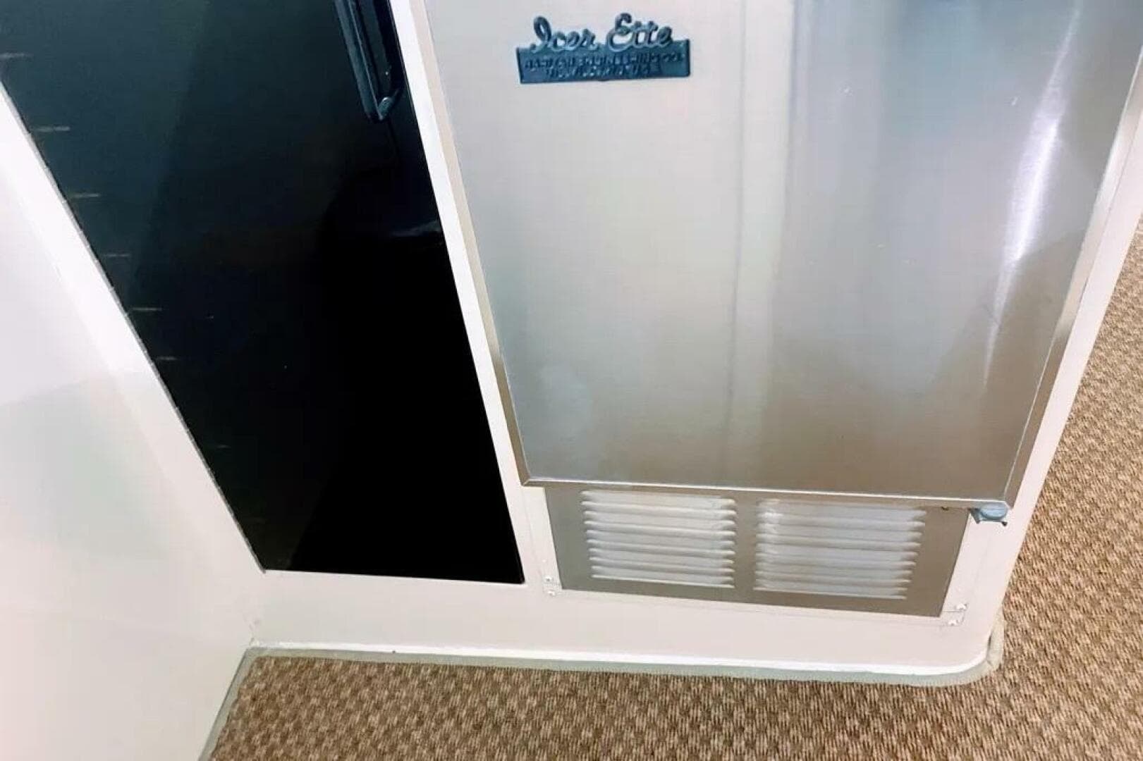 1986 Bertram 58 Flybridge — photo 66