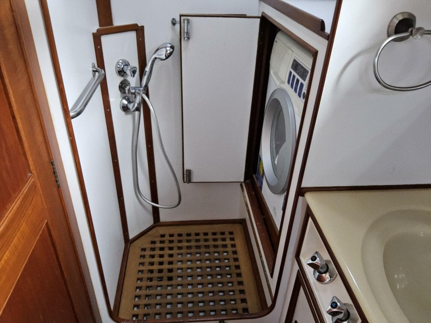 1997 Grand Banks Europa — photo 35