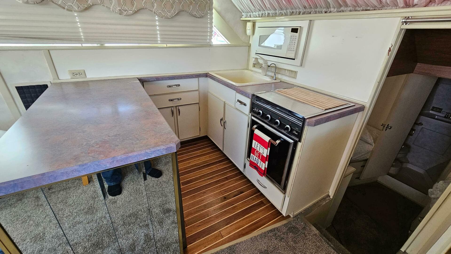 1971 Chris-Craft 47 Commander — photo 27