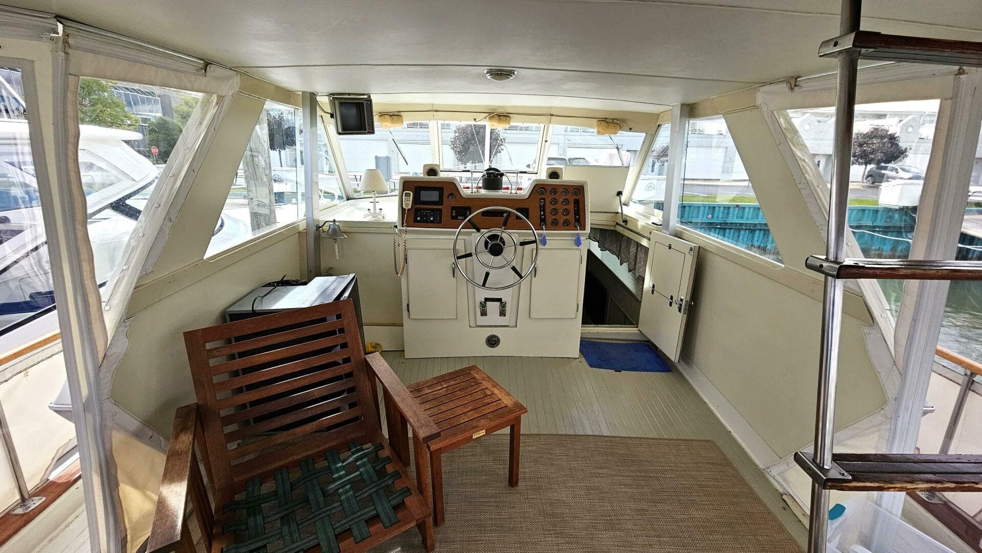 1971 Chris-Craft 47 Commander — photo 10
