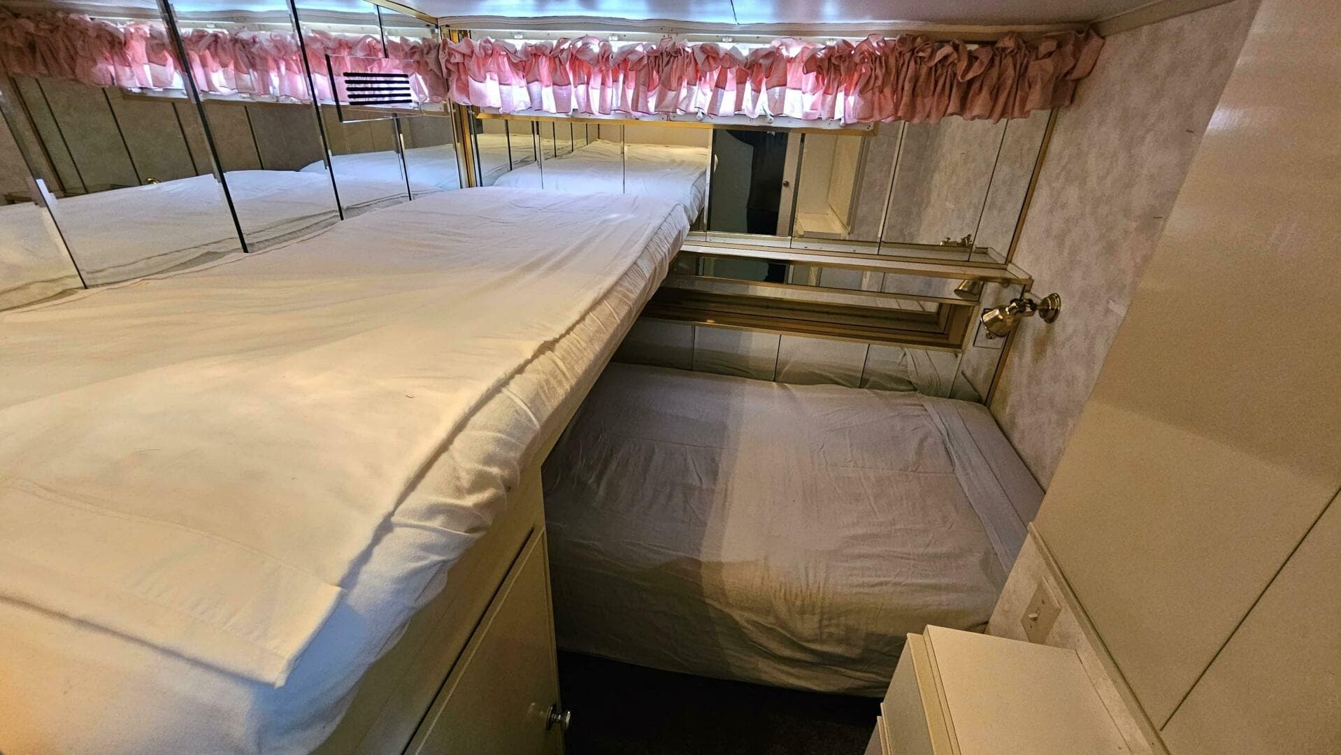 1971 Chris-Craft 47 Commander — photo 66