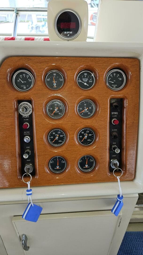 1971 Chris-Craft 47 Commander — photo 16