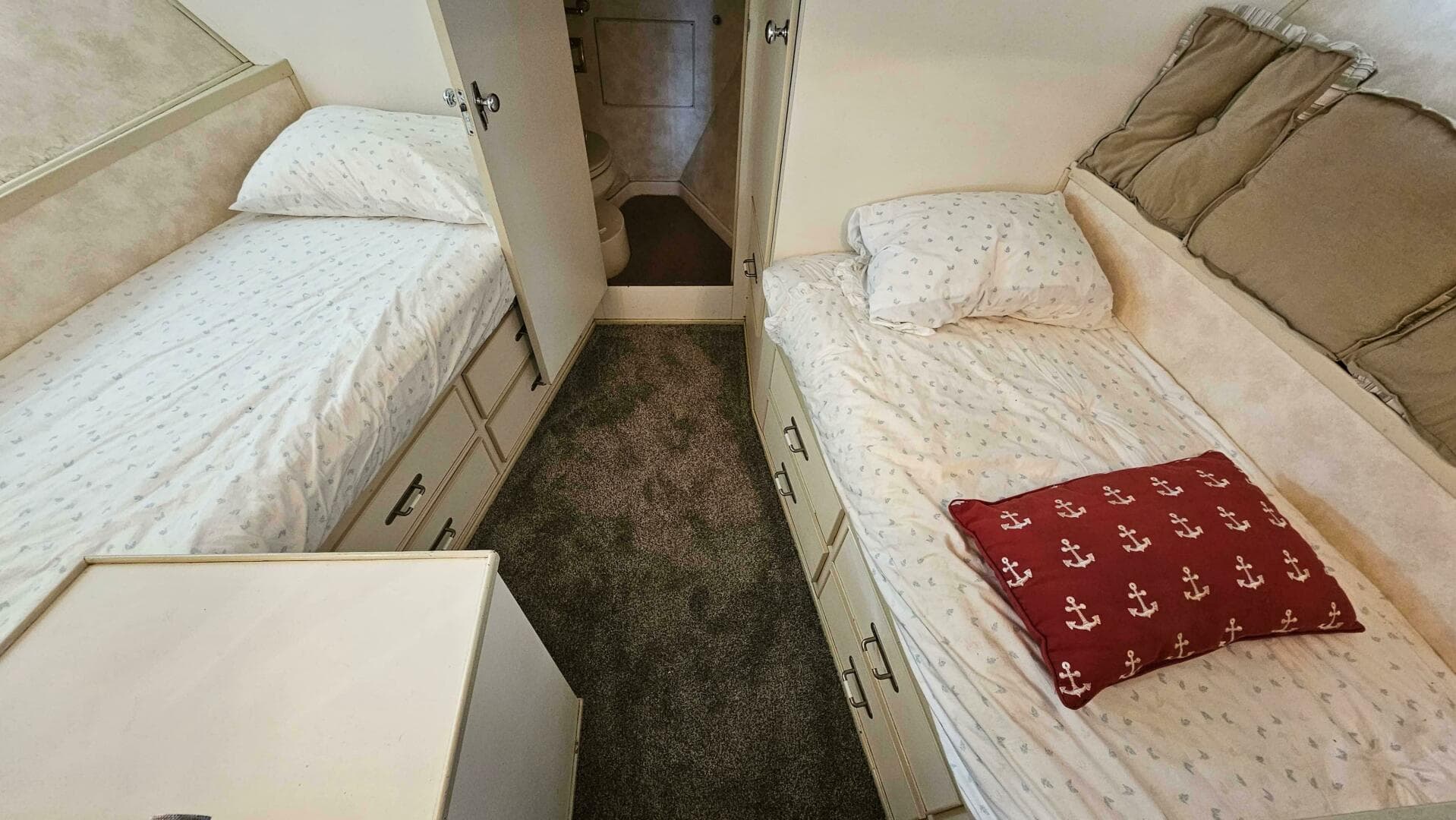 1971 Chris-Craft 47 Commander — photo 58