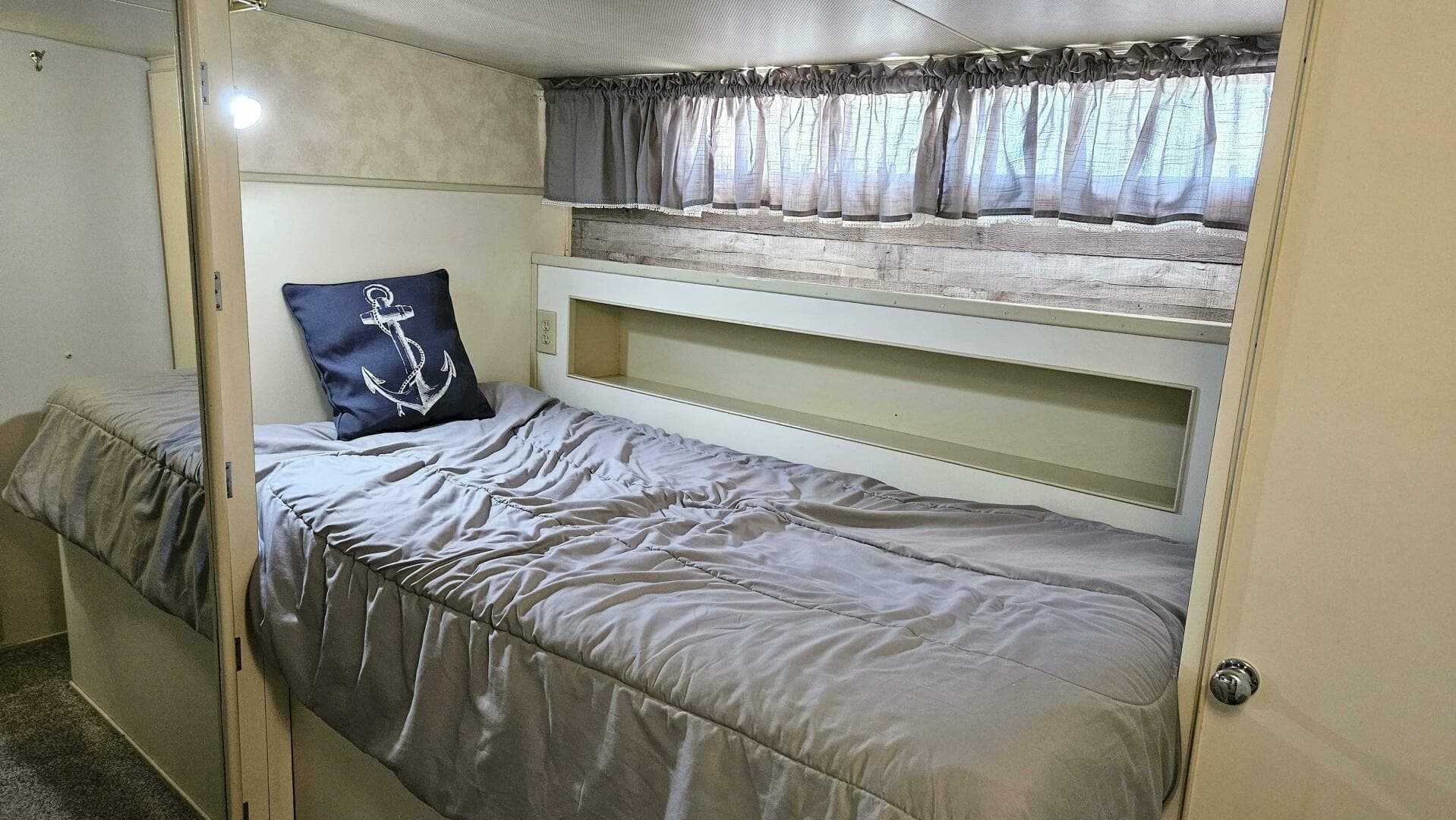 1971 Chris-Craft 47 Commander — photo 51